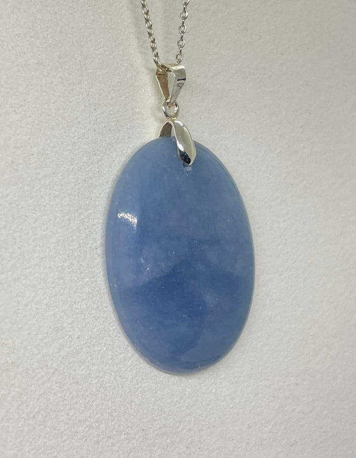 Sanft blauer Angelit Schmuck – Symbol für spirituelle Ruhe