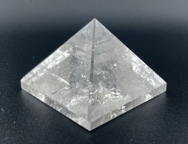 Bergkristall Pyramide ideal als Dekoration