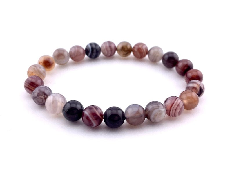 Elastisches Botswana-Achat Armband mit 8mm Perlen, getragen aufm Handgelenk