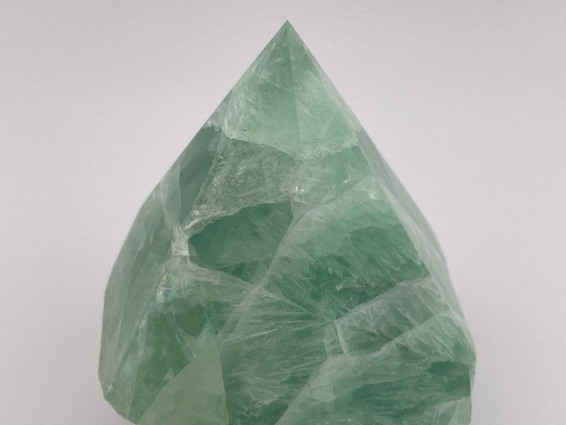 Teilweise geschliffene Grüne - Fluorit Spitze