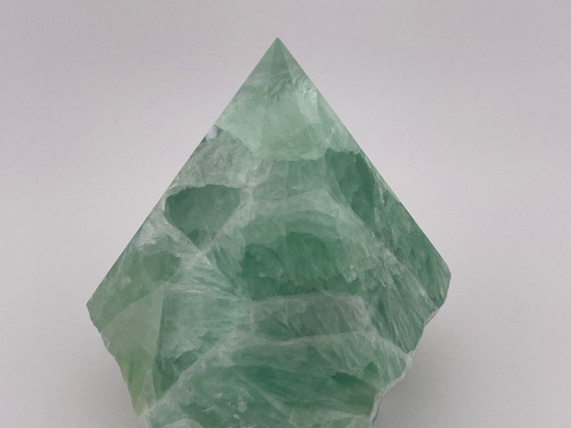 Grüne Fluorit Spitze für Meditation und Energiearbeit
