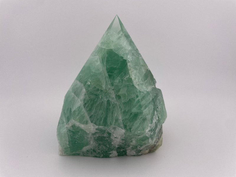 Grüne - Fluorit Spitze teilweise naturbelassen