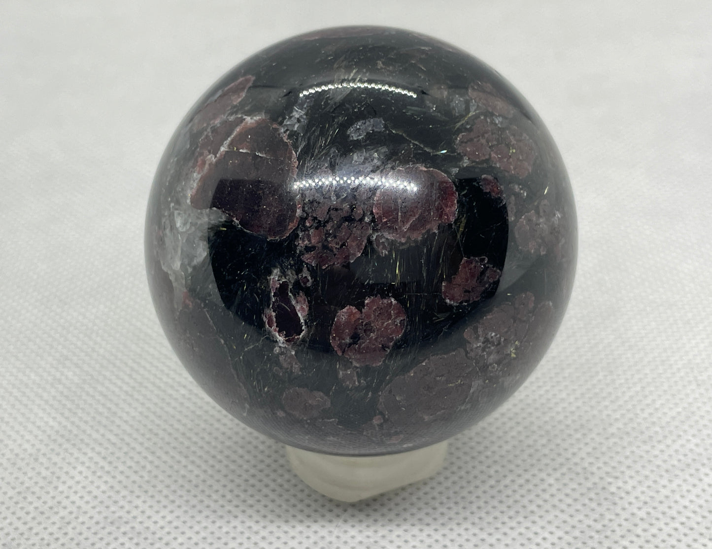 Granat mit Astrophillit Kugel Nr.3