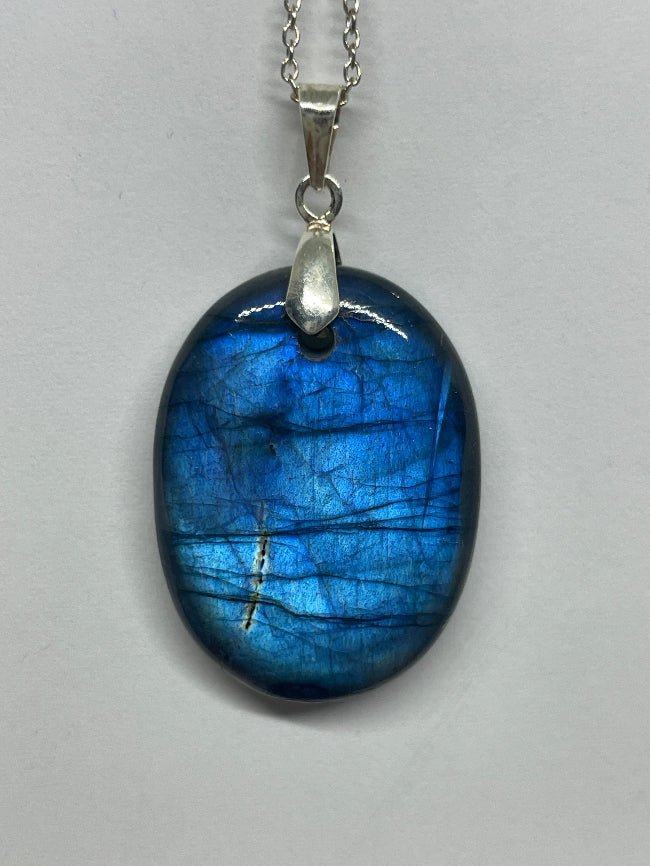 Darkblauer Labradorit Anhänger mit Silber