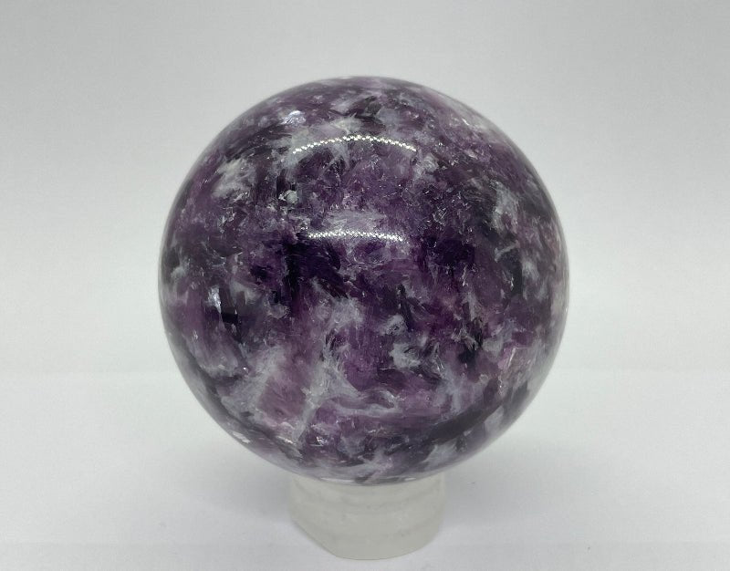 Lepidolith Kugel aus Madagaskar Violett mit schimmer