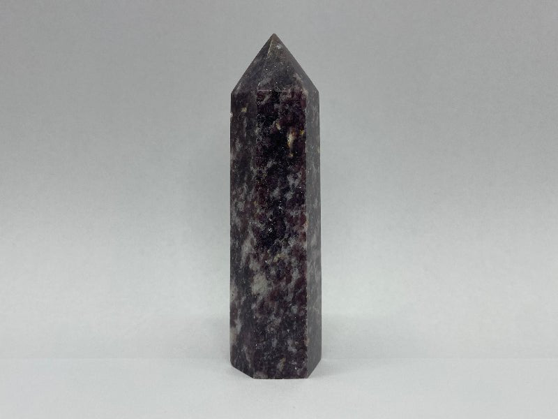 Violette Lepidolith Spitze Sammlerstück