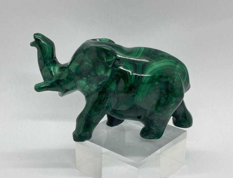 Dekorativer Malachit Elefant – Sammlerstück und Energiesymbol