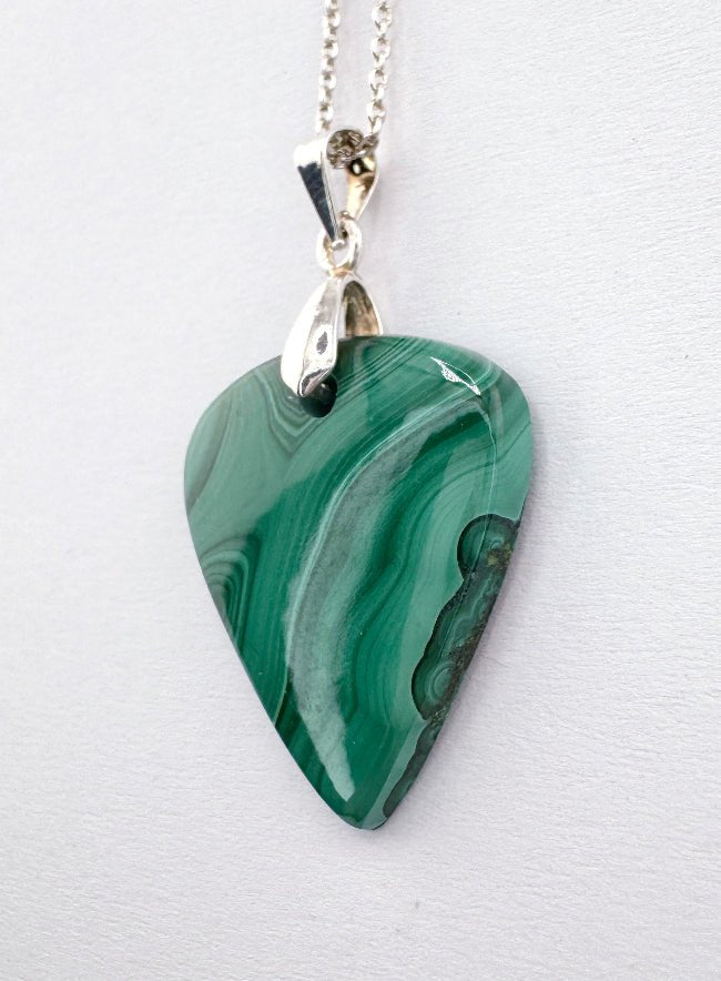 Malachit Anhänger mit itefgrüne Farbe und Silber