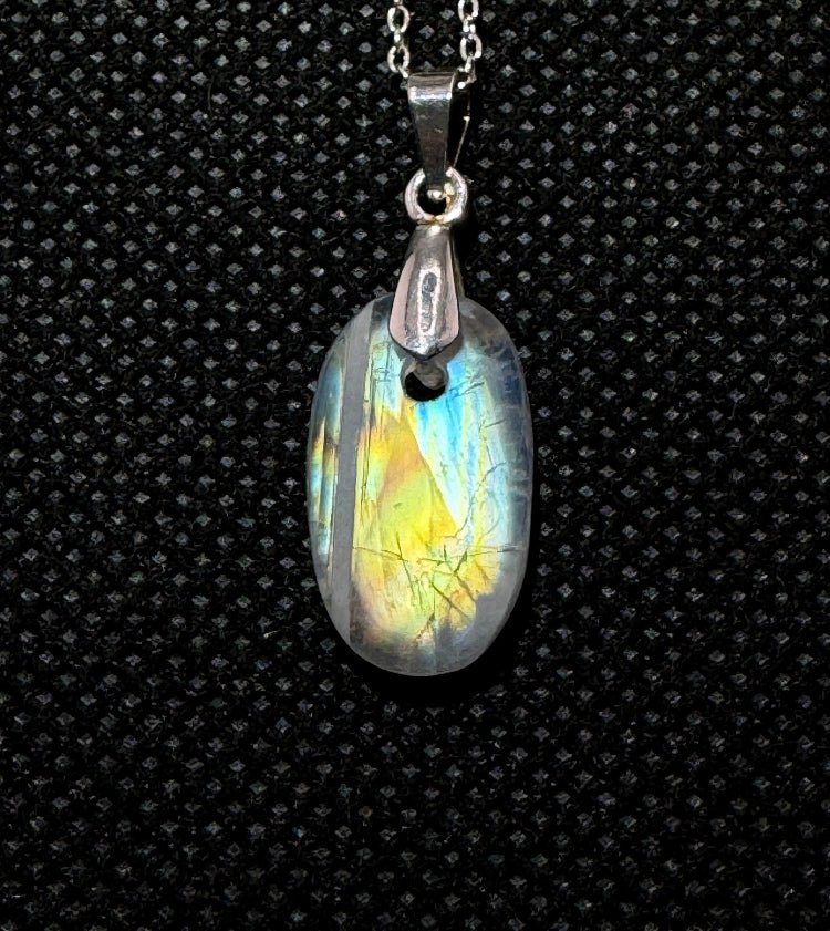 Tolles Mondstein Anhänger mit Silberöse 925