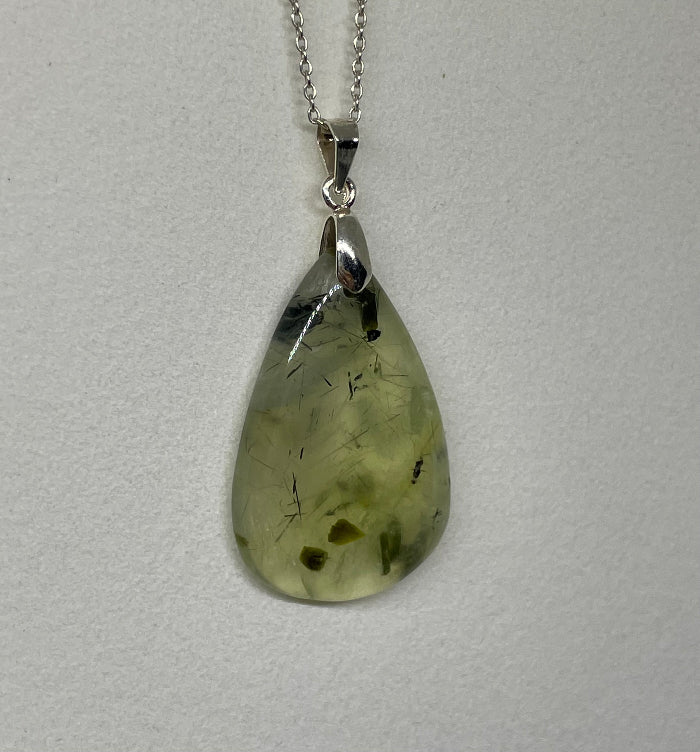 Prehnit Anhänger 32mm – Edelstein-Schmuck für spirituelles Wachstum silber 925
