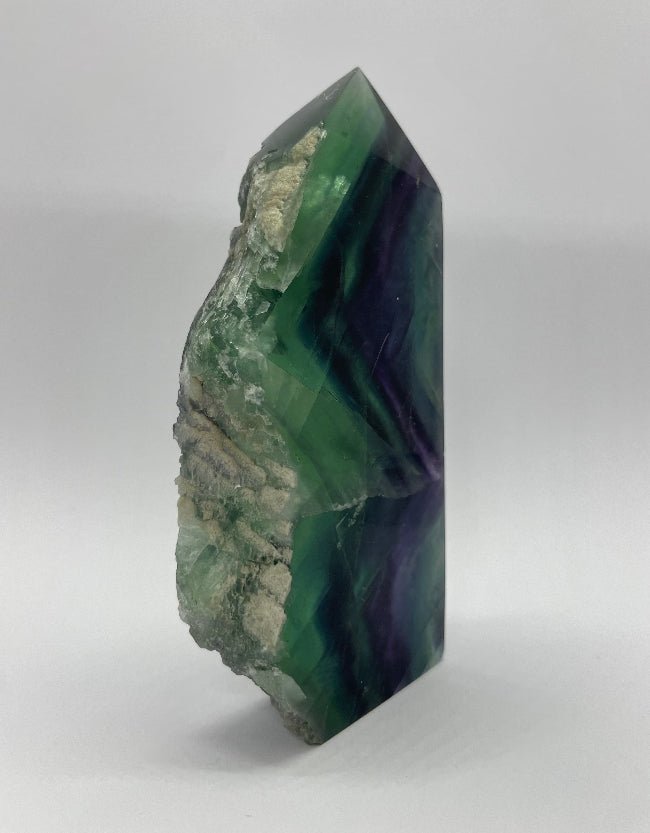 Regenbogen-Fluorit Edelstein mit Naturfarben