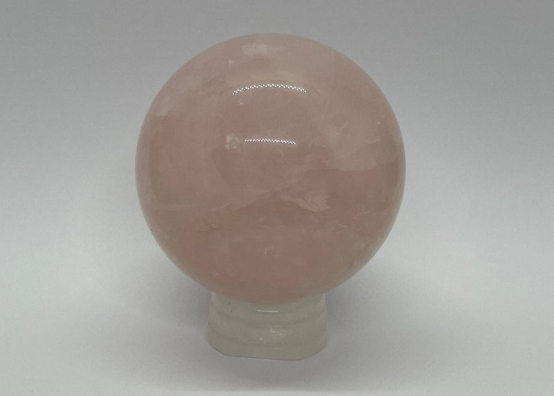 Dekorative Rosenquarz Kugel – Meditation und Geschenkidee