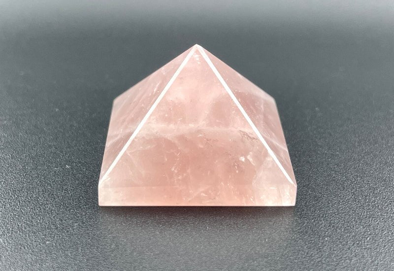 Tiefrosa Rosenquarz Pyramide in top Qualität