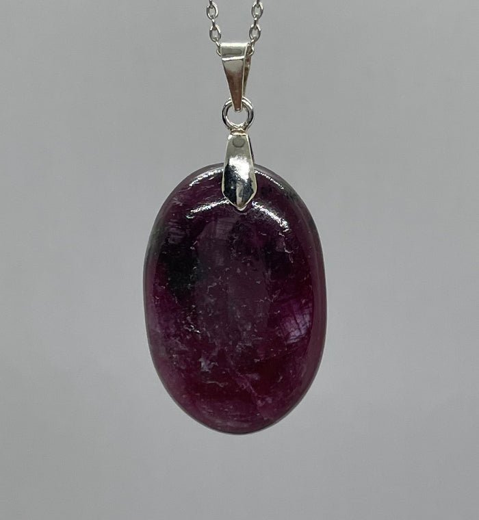 Rubin Anhänger mit Silber 925 – tiefrote Farbe und königliche Ausstrahlung, Ovaler form