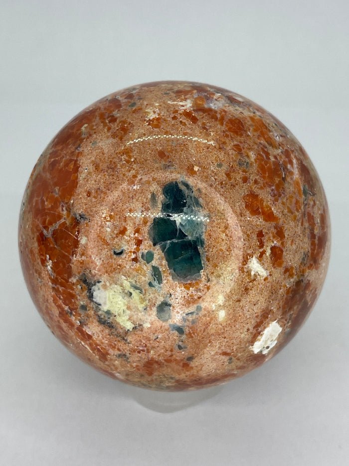 Edelstein Sonnenstein-Kugel mit Apatit – Sammlerstück für Meditation