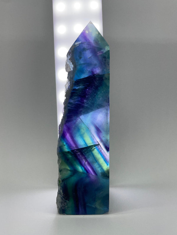 Regenbogen Fluorit Spitze