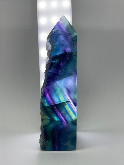 Regenbogen Fluorit Spitze