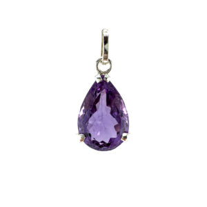 Amethyst Anhänger Silberfassung mit violettem Edelstein Vorderseite