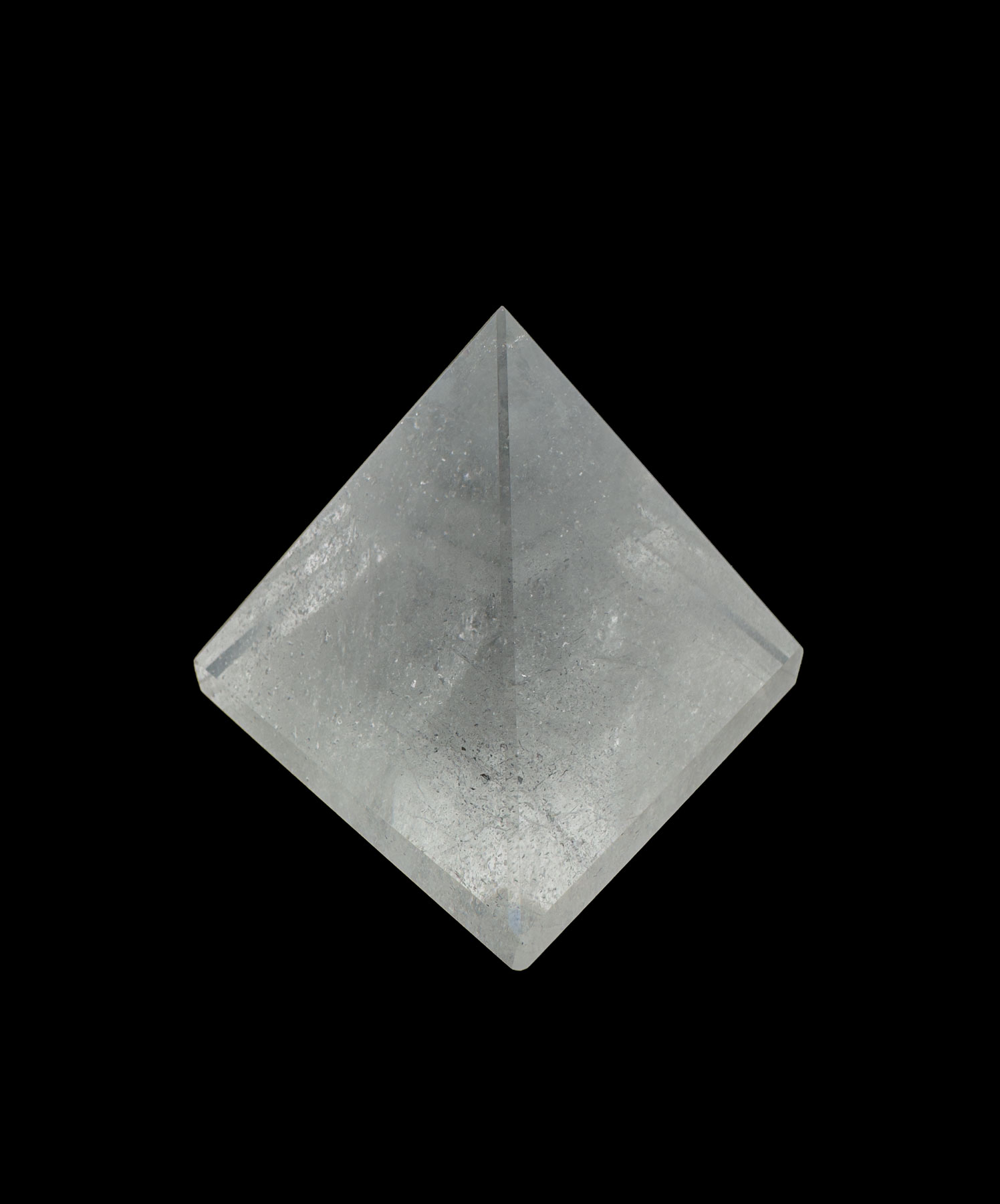 Bergkristall Pyramide – Detail der polierten Flächen und Lichtbrechung