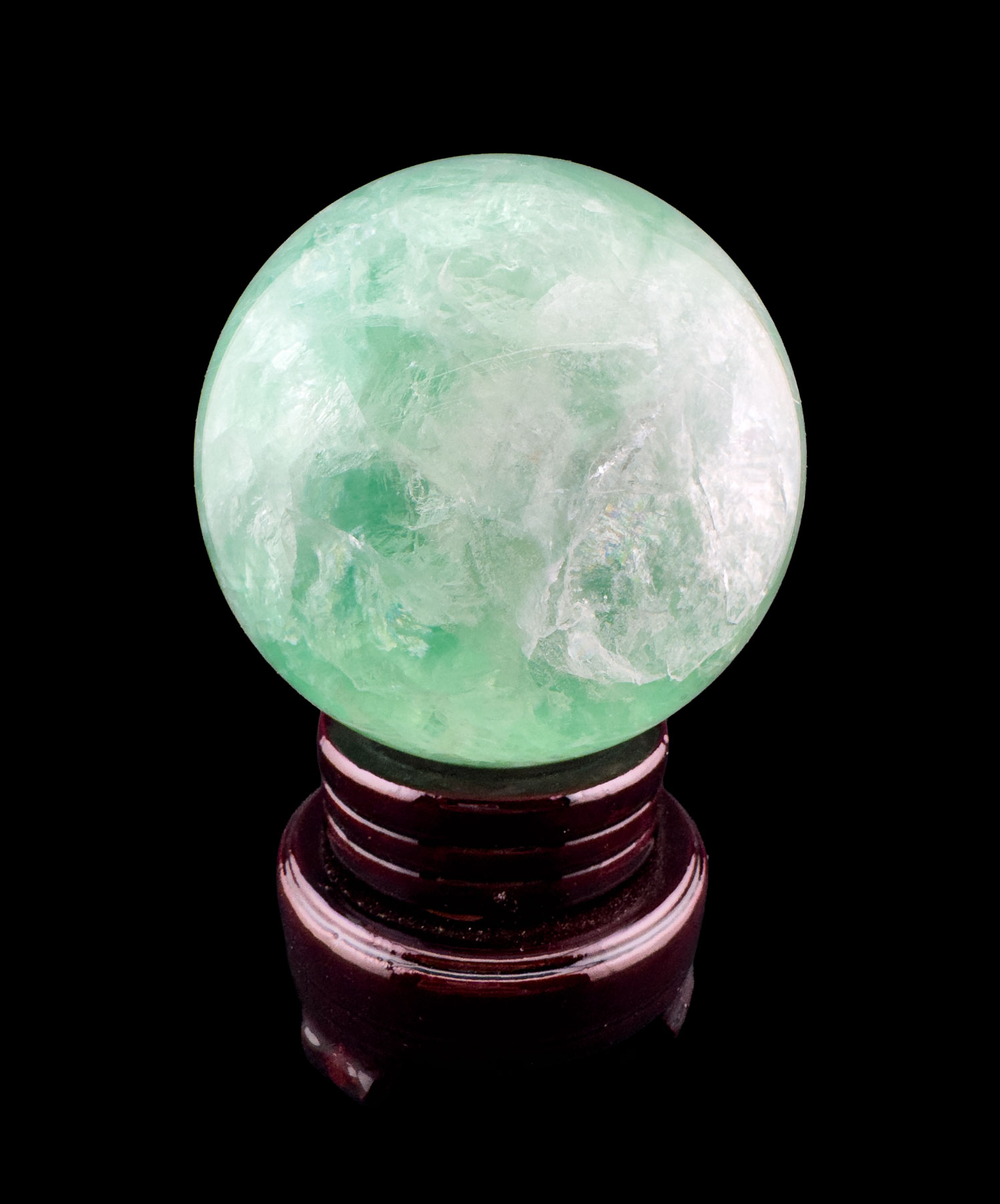 Grüner Fluorit Kugel – Heilstein für Schutz und Frieden